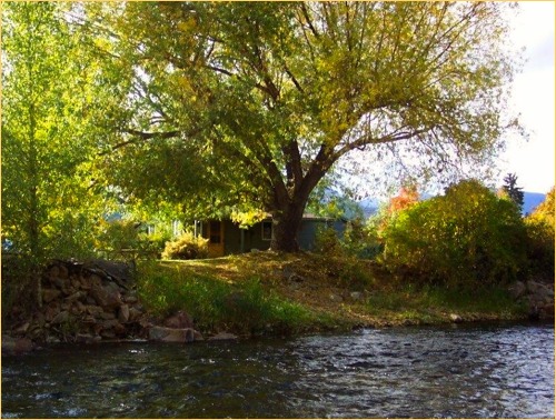 Riverside Cottage Vacation Rental 2